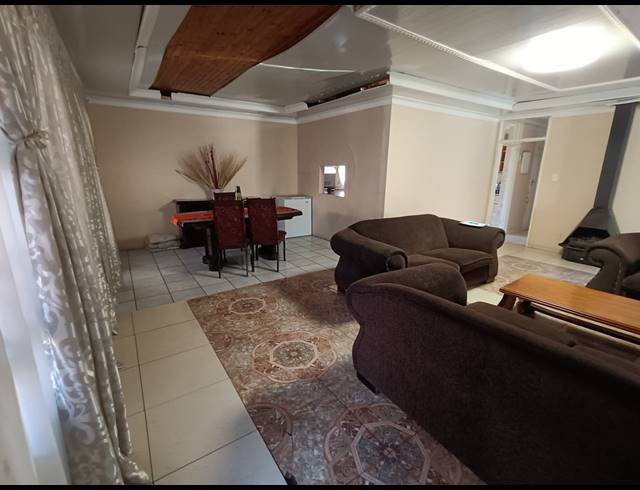 3 BEDROOM HOUSE FOR SALE IN SASOLBURG EXT 1